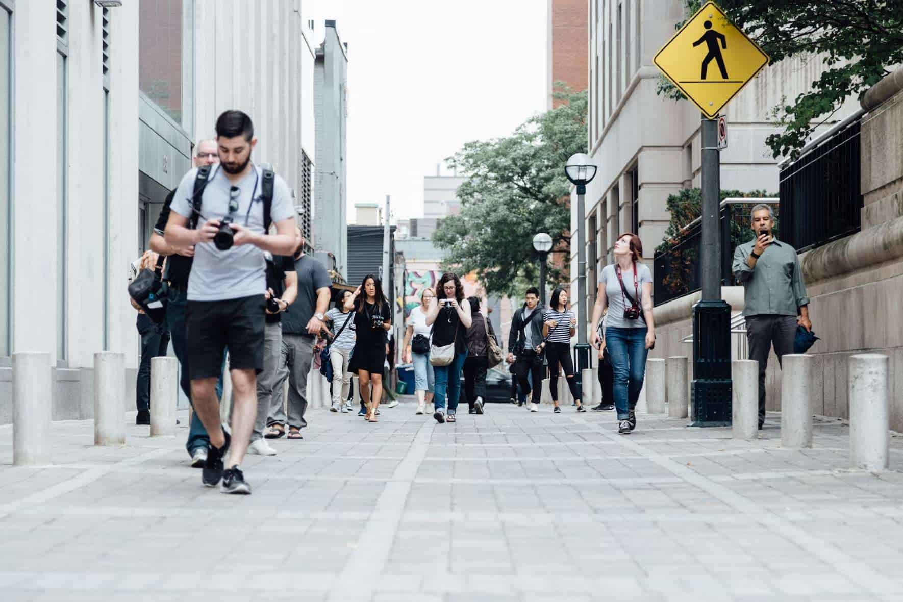 How many people speak English in Toronto