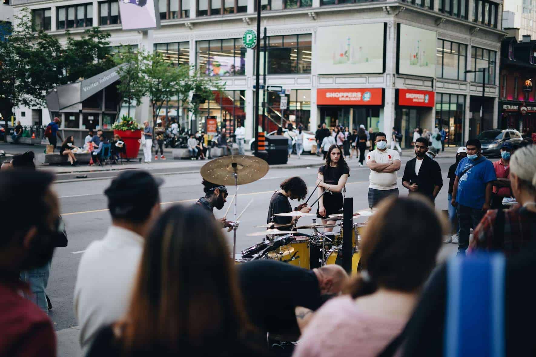 Which Toronto areas speak French
